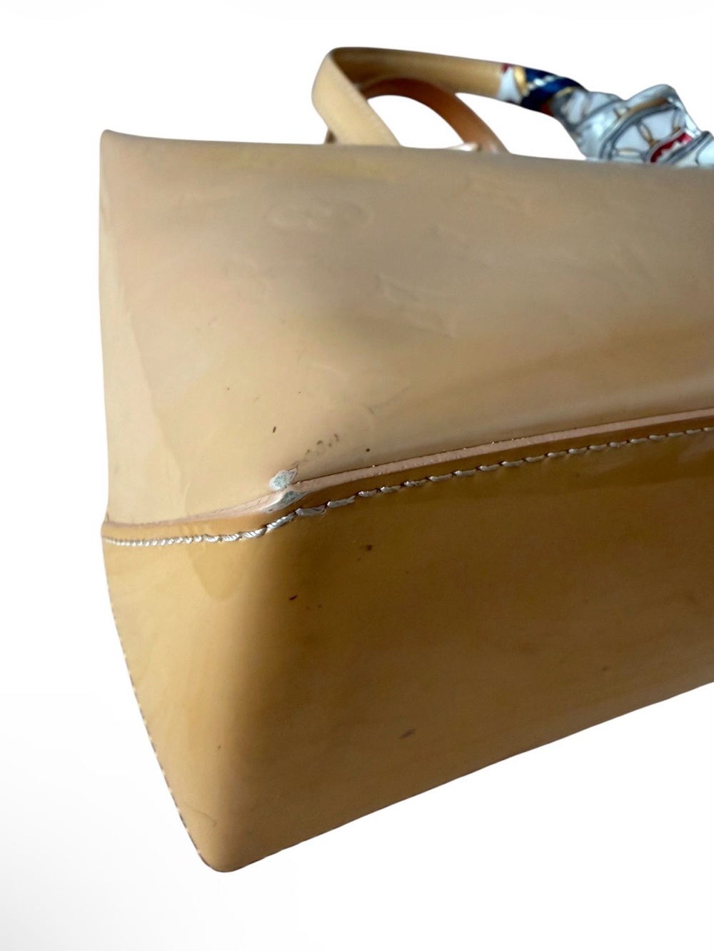 Louis Vuitton Wilshire PM, Monogram Vernis, Patent Leather Tote - Picture 10 of 16